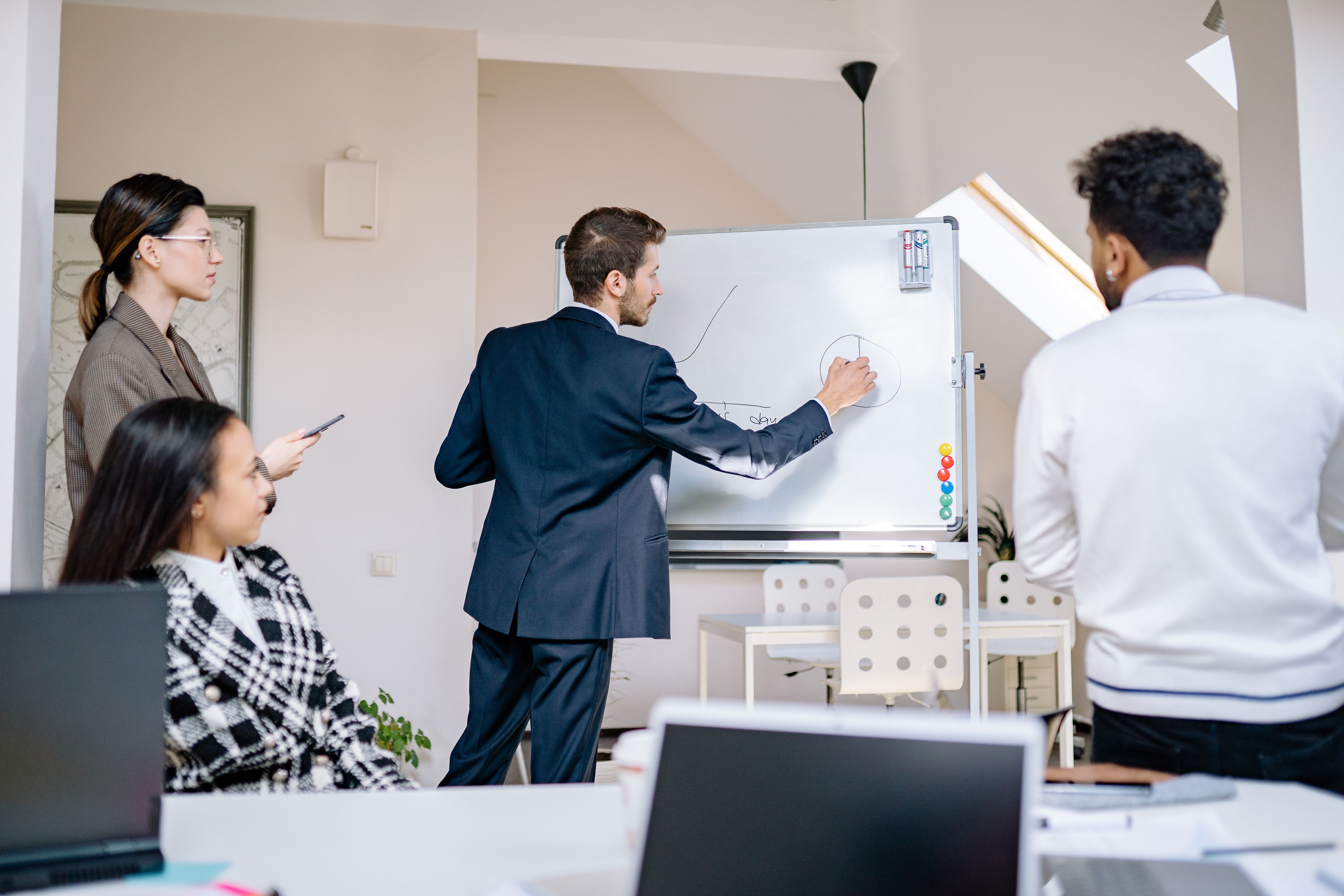 Los errores que están cometiendo las empresas al contratar talento ejecutivo y especializado— y cómo prevenirlos—