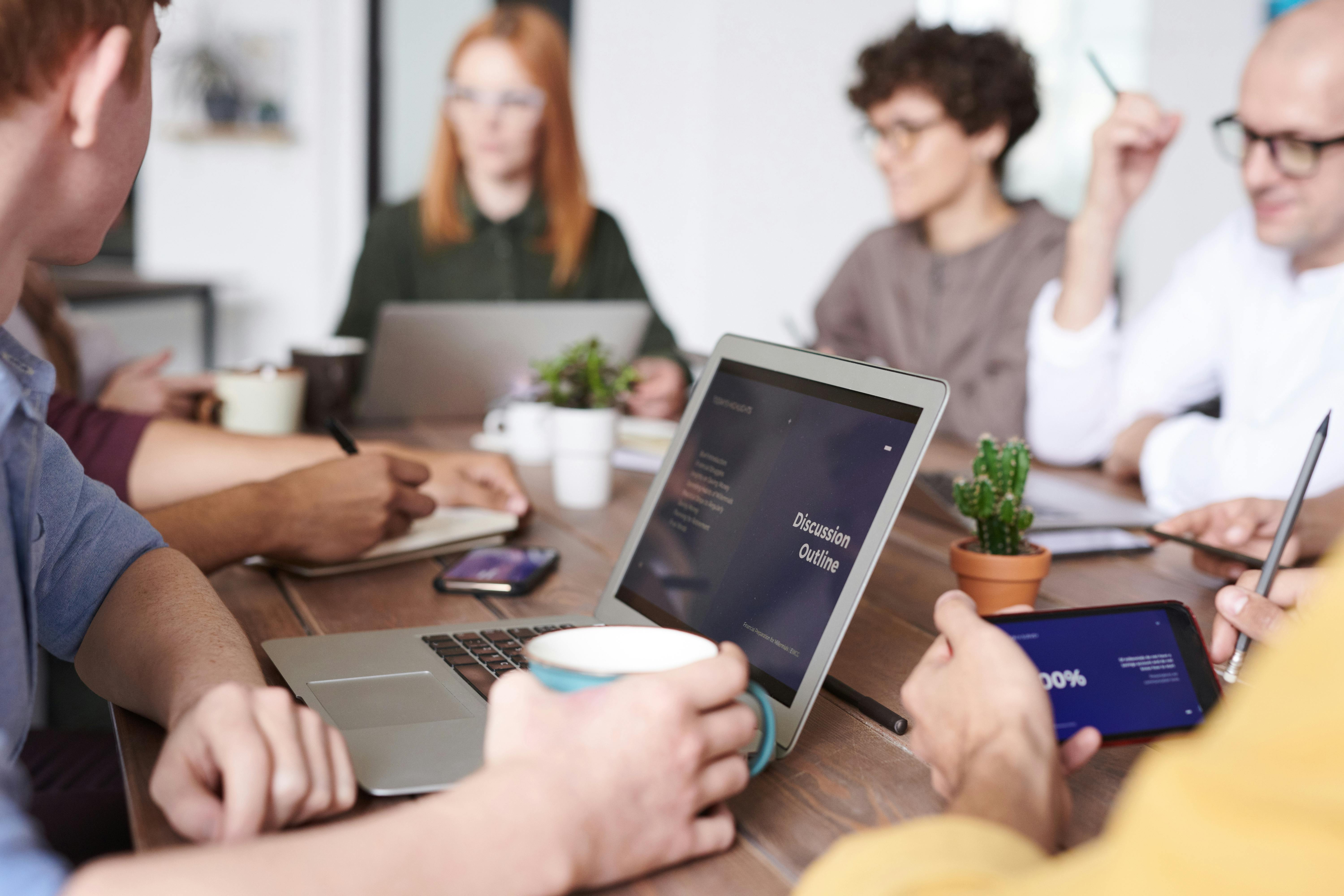 Primer empleo, primer impulso: cómo sumar talentos jóvenes de contextos vulnerables y transformar tu empresa desde adentro